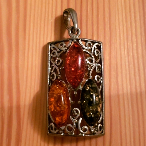 Baltic Amber pendant - Picture 1 of 4